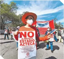  ?? FOTOS: RAMÓN ROMERO ?? Algunos vecinos de la zona donde se encuentra el coloso de Santa Úrsula están molestos por los nuevos proyectos.