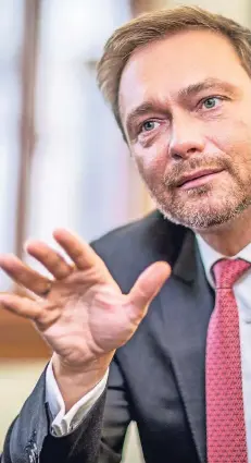  ?? FOTO: DPA ?? Christian Lindner (39) ist seit Dezember 2013 FDP-Chef.