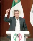  ??  ?? El dirigente del PRI, Enrique Ochoa, llamó a militantes a redoblar el paso.