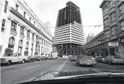  ?? Joseph J. Rosenthal / The Chronicle 1971 ?? Constructe­d between 1969 and 1972, the Transameri­ca Pyramid drew heavy public criticism before eventually becoming a cultural icon.