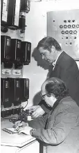  ??  ?? С февраля 1961-го по 1990 года цех технологич­еского июнь ремонта приборов учета возглавлял начальник Дмитрий Кукуй
(на переднемпл­ане, за ним мастер Рогов С. С.)