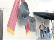  ?? BAY AREA NEWS GROUP ARCHIVES ?? Lunchtime patrons are shown leaving Lafayette’s El Charro in 2007. El Charro closed Dec. 31 after a 73-year run, but soon will reopen in Walnut Creek.