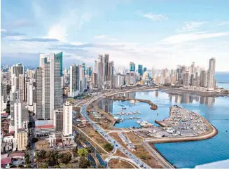  ??  ?? Turismo como pilar económico. El gremio de turismo de Panamá se ha quejado de la baja ocupación hotelera de los últimos años.