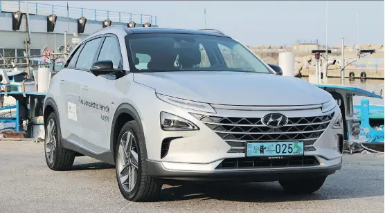  ?? PHOTOS: GRAEME FLETCHER/DRIVING ?? The 2019 Hyundai Nexo’s fuel-cell powertrain also includes a lithium ion battery that improves output and provides a seamless transition of power.