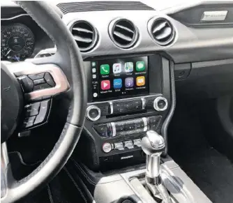  ?? DIETER LIECHTI ?? Klare Sache: Das übersichtl­iche Apple Carplay hier im neusten Ford Mustang GT.
