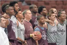  ?? ROBERT HANASHIRO, USA TODAY SPORTS ?? Billy Kennedy, center, will be coaching in the Sweet 16 for the first time Thursday when Texas A&M faces Oklahoma.