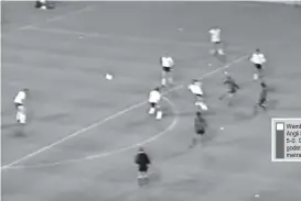  ??  ?? Wembli, 1989, Angli Shqipëri 5-0. Demollari godet nga 16 metra .....