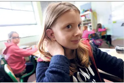  ?? (Photos Philippe Arnassan et A. Lebel) ?? À l’école des Chênes, à Fréjus, Carla est désormais une petite fille comme les autres…