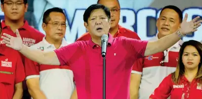  ?? (Ap) ?? Favorito
Ferdinand «Bongbong» Marcos Jr., 64 anni, durante un comizio a Quezon City, la città più popolosa delle Filippine dopo Manila