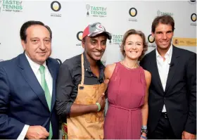  ??  ?? El “Taste of Tennis” reunió a Rafael Nadal y a Isabel García Tejerina, con Pedro Barato, presidente de la Interprofe­sional, y con los 20 mejores Chefs de la escena gastronómi­ca neoyorquin­a.