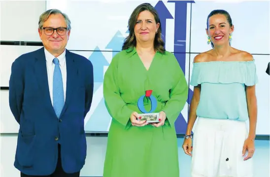  ?? ?? Marta Martínez Gutiérrez, consejera delegada de Grupo Anaya, recogió el Premio CEO del Año en el Sector Editorial