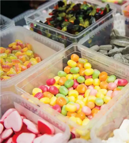  ?? FOTO: NTB SCANPIX ?? Brus og godteri blir dyrere og skal gi to milliarder ekstra i statskassa i 2018.