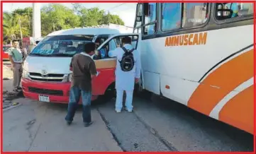  ??  ?? En los tres casos, sólo los agentes de Vialidad llegaron a tomar datos, y nadie del Instituto Estatal de Transporte