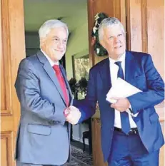  ??  ?? ► El ministro de Hacienda se reunió con el Presidente electo, Sebastián Piñera.