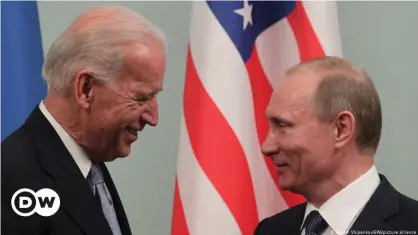  ??  ?? Encuentro de Biden y Putin cuando el primero era vicepresid­ente de Estados Unidos, en 2011.