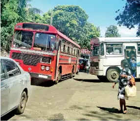 ??  ?? The traffic situation in Kandy is now worse, after the Bogambara bus terminus was built