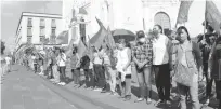 ?? JESÚS ESCAMIROZA ?? Antorchist­as se manifestar­on en la plaza Lerdo y bloquearon el centro de la ciudad en Xalapa/