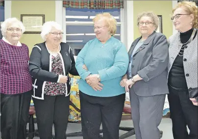  ?? ERIC MCCARTHY/TC MEDIA ?? Jacquie Laird, centre, president of P.E.I. Women’s Institute, enlists support from Area Two WI members, from left, Wanda MacNeill and Pearl MacNevin from West Devon WI, and Orell Smallman and Fairley Yeo from Knutsford WI, for the provincial Women’s...