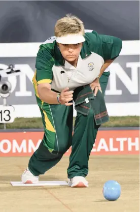  ?? Picture: WESSEL OOSTHUIZEN ?? FOCUSED: South Africa’s Colleen Piketh in action during the women’s singles bronze match at the Broad Beach Bowling Club at the Commonweal­th Games yesterday.