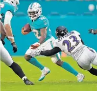  ?? JIM RASSOL/STAFF FILE PHOTO ?? Running back Kenyan Drake’s workload will be about 20-25 carries and at least six targeted passes a game.