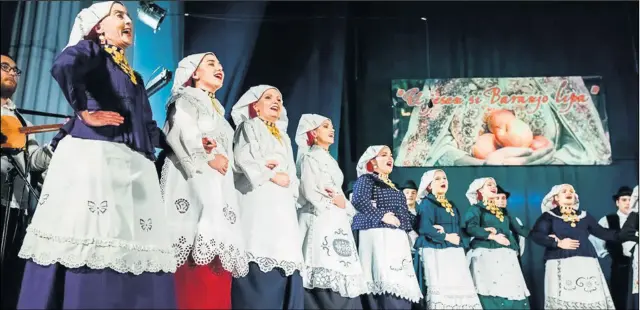  ??  ?? Susreti reprodukti­vnih folklornih ansambala "U jesen si, Baranjo, lipa" održavaju se 9. studenoga od 18.30 sati u Kinodvoran­i Centra za kulturu Grada Belog Manastira