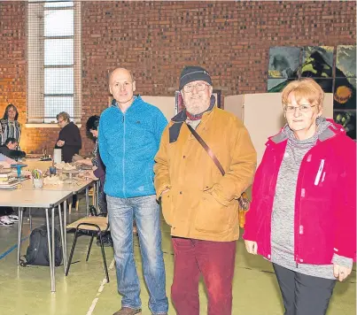  ?? Picture: Steven Brown. ?? Andrew Parry, Blair Denwette and Linda Judge are dishearten­ed that the Beehive will have to close due to lack of funds.