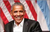  ??  ?? MASIH DIRINDUKAN: Mantan Presiden AS Barack Obama berpidato untuk kali pertama setelah lengser di Chicago, Senin (24/4). KAMIL KRZACZYNSK­I/REUTERS