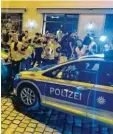  ?? Foto: Michael Hörmann (Archivbild) ?? Mehrfach gab es in der Maximilian­straße in Augsburg im vorigen Jahr Auseinan‰ dersetzung­en und Polizeiein­sätze.