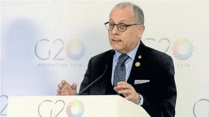  ??  ?? Canciller. Jorge Faurie está negociando con las delegacion­es de todos los países para llegar a consensos.