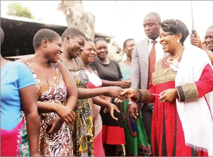  ?? — (Picture by Innocent Makawa) ?? First Lady Auxillia Mnangagwa greets expecting mothers at All Soul’s Mission Hospital in Mutoko yesterday during her countrywid­e tour on a cervical cancer awareness campaign.