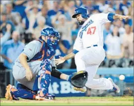  ?? Wally Skalij ?? HOWIE KENDRICK batted .295 with nine home runs, a .336 on- base average and .409 slugging percentage in his f irst year with the Dodgers last season.
Los Angeles Times