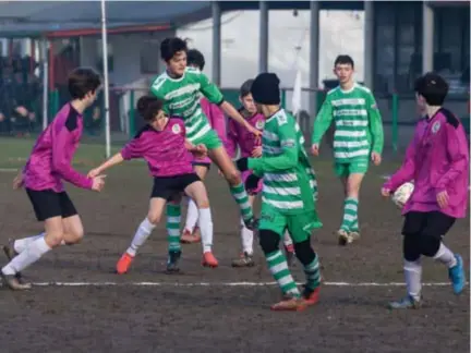  ?? FOTO KOEN DE RIDDER ?? Jeugd aan de slag in de reeksen van de KVV. Binnenkort spelen ze onder de vlag van Voetbal Vlaanderen.