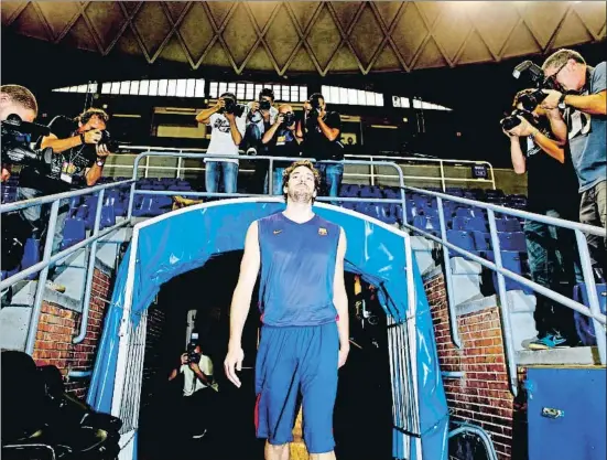  ?? ÀLEX GARCIA ?? Pau Gasol estuvo entrenando en el Palau Blaugrana durante la huelga de jugadores de la NBA en el 2011