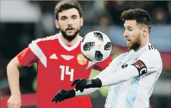  ?? YURI KOCHETKOV / EFE ?? Leo Messi, capitán de Argentina, jugó el pasado sábado en el estadio Luzhniki, sede de la final del próximo Mundial de Rusia