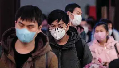  ?? Foto: AFP ?? Obwohl die Gesundheit­sbehörden in Luxemburg das Tragen von Masken als nicht notwendig erachten, stieg die Nachfrage in den letzten Tagen deutlich.