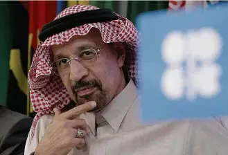  ?? Heinz-Peter Bader/Reuters ?? Khalid al Falih, ministro saudita da Energia, durante conferênci­a da Opep na Áustria