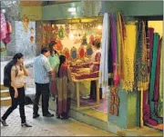  ?? BACHCHAN KUMAR ?? More than 70 artisans across 10 states have set up stalls at Urban Haat in Belapur.