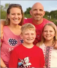  ?? Courtesy photograph ?? Coach Matt Easterling and his wife Gina, have two children, Allie, 13, and Andrew, 10.