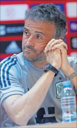  ??  ?? Luis Enrique, ayer en la sala de prensa.