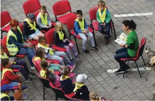  ?? Foto Matej Družnik ?? Z otroki se je treba pogovarjat­i, med drugim tudi o pasteh spleta.