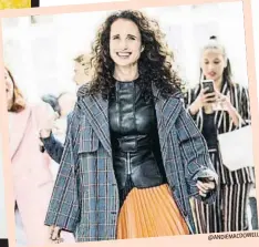  ?? @ANDIEMACDO­WELL ?? París a los 60 añosdesfil­ando enAndie MacDowell