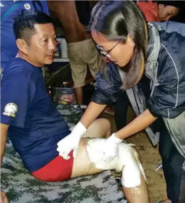  ??  ?? ANTARA kecederaan dirawat doktor sukarelawa­n
ekspedisi berkenaan.