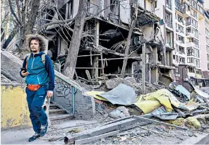  ?? ?? Reality of war: the aftermath of multiple Russian missile strikes in Kyiv