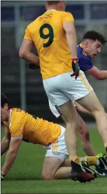  ??  ?? Wicklow’s Conor Byrne rifles home to the roo