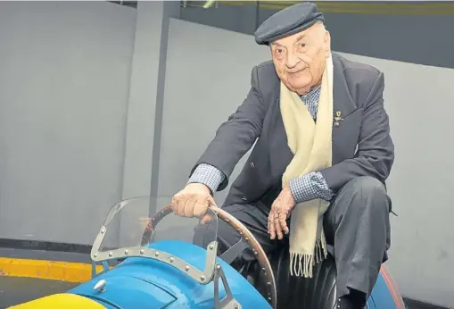  ?? Foto: Gentileza autoclub aca / Julitte Decré ?? El gran José Froilán González, símbolo de una época dorada, en el ACA