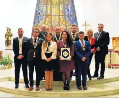  ?? D. A. ?? Foto de familia de la primera Junta Directiva de esta Hermandad de Roquetas de Mar.