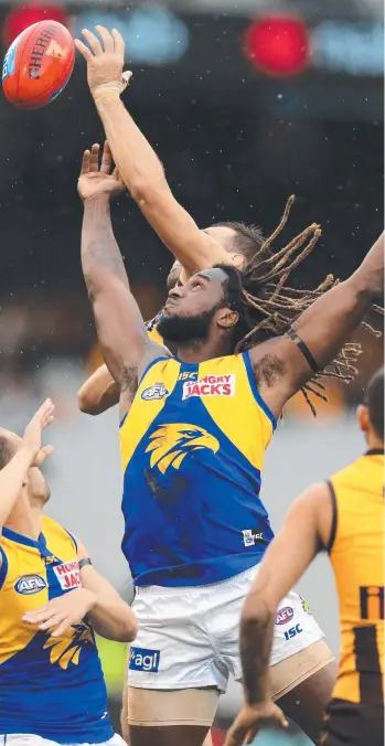  ?? Picture: MARK STEWART ?? Nic Naitanui’s return from injury gave his team a boost in its six-point win over Hawthorn last night