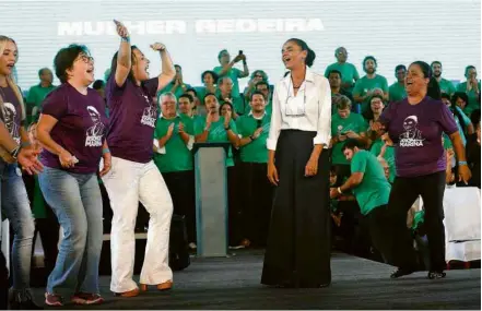  ?? Adriano Machado - 4.ago.18/Reuters ?? O novo estilo de Marina Silva na convenção da Rede que confirmou sua candidatur­a, no início do mês