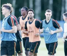  ??  ?? Integrante­s de la selección belga cuando se entrenaban. AP/DAVID VINCENT