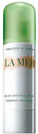  ??  ?? Oil gone: La Mer Oil Absorbing Lotion for normal to oily skin and warmer climates –– yes!